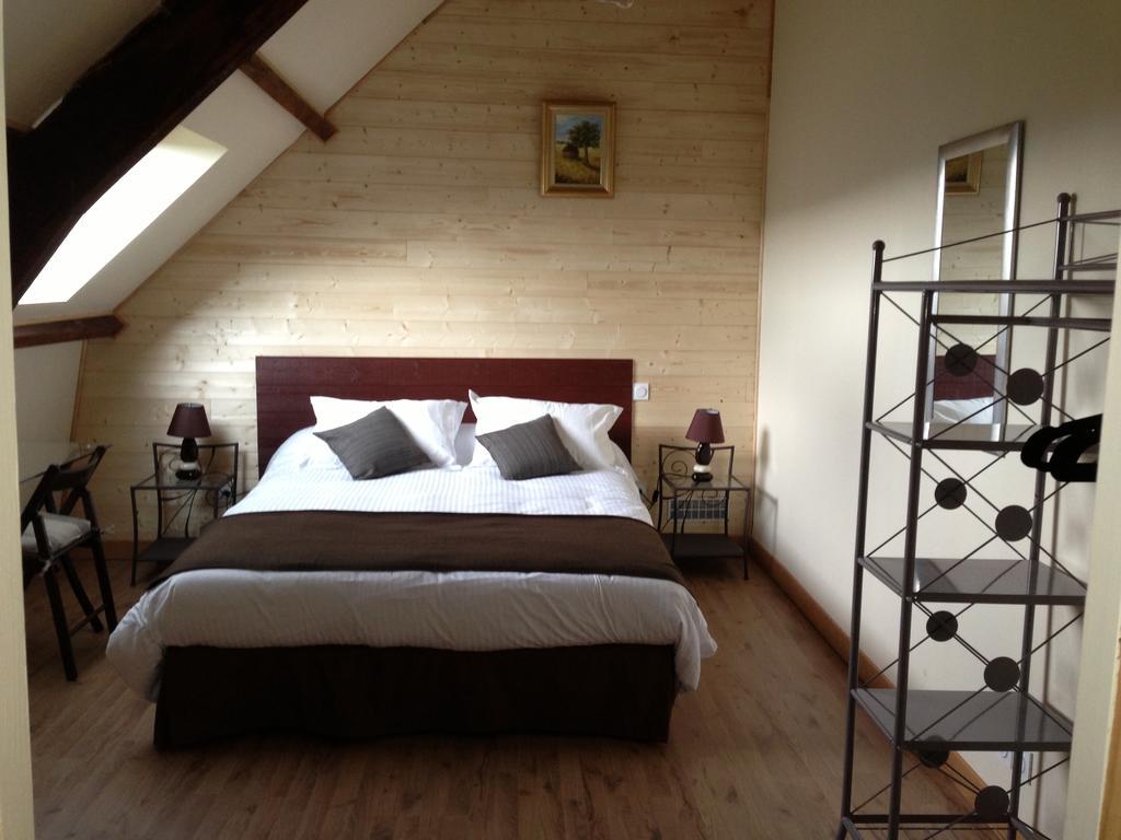 Entre Lot Et Dordogne Bed and Breakfast Saint-Cirq-Madelon Habitación foto
